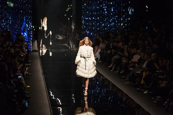 Espectáculo de Ermanno Scervino en la Semana de la Moda de Milán — Foto de Stock