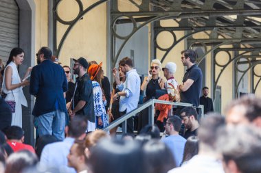 Esther Qyer ve Anna delo Russo