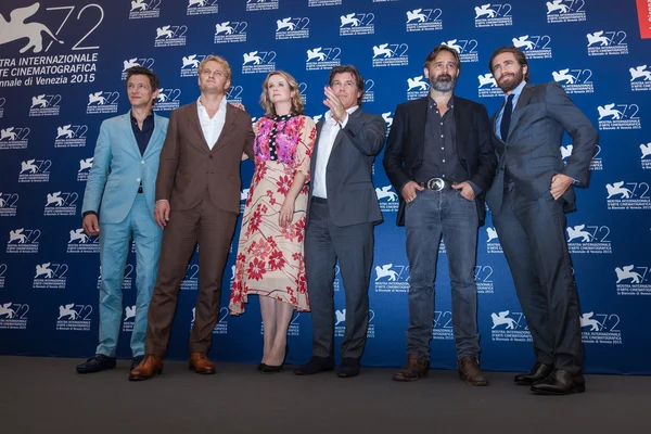 John Hawkes, Jason Clarke, Emily Watson, Josh Brolin, Baltasar Kormakur, Jake Gyllenhaal — Stock Photo, Image