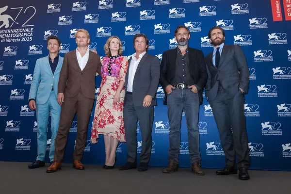 John Hawkes, Jason Clarke, Emily Watson, Josh Brolin, Baltasar Kormakur, Jake Gyllenhaal — Stock Photo, Image