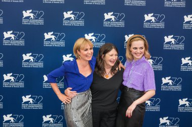 Dava Brooks, Radha Mitchell, Odessa genç