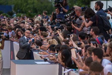 aktör Stanley Tucci