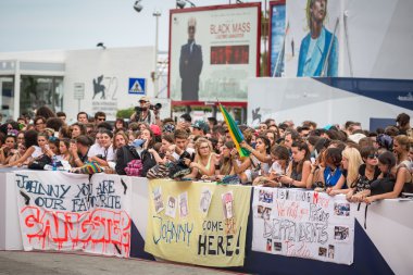 fans waiting for Johnny Depp