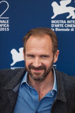 aktör Ralph Fiennes