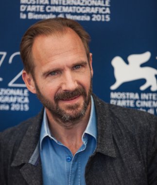 aktör Ralph Fiennes