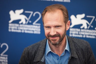 aktör Ralph Fiennes