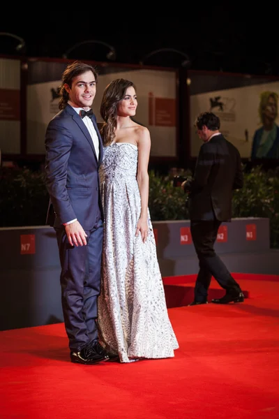 Peter Lanzani, Martina Stoessel — Foto de Stock