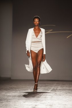 Milan Fashion Week: Genny Spring-Summer '16