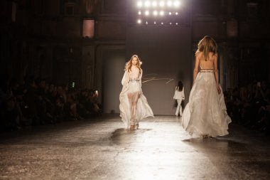 Milan Fashion Week: Genny Spring-Summer '16