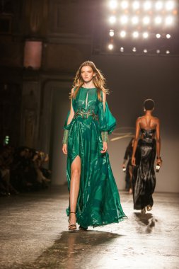 Milan Fashion Week: Genny Spring-Summer '16