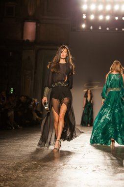 Milan Fashion Week: Genny Spring-Summer '16