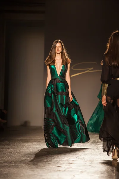 Milan Fashion Week: Genny Spring-Summer '16 — Zdjęcie stockowe