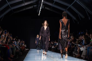 Önizleme defile