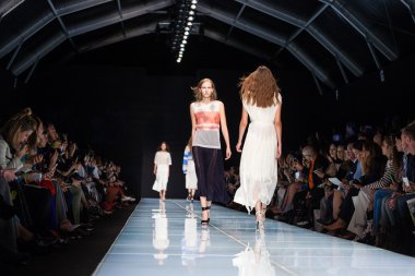 Önizleme defile