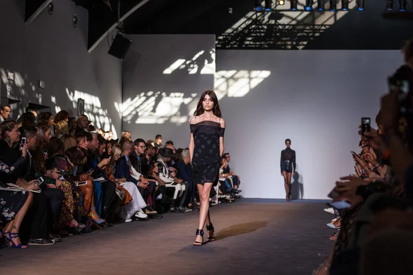 Ennio Capasa fashion show — 스톡 사진