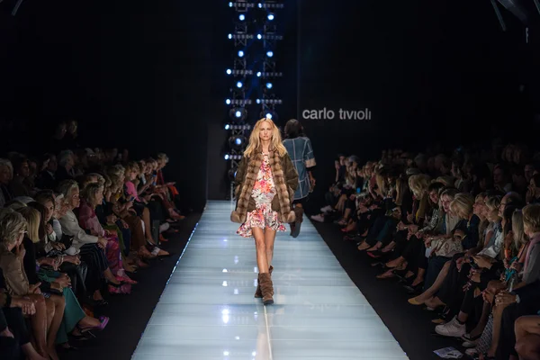 Carlo Tivoli defile — Stok fotoğraf