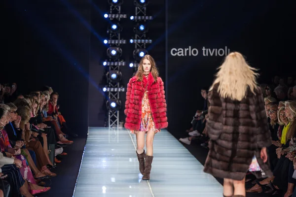 Carlo Tivoli defile — Stok fotoğraf