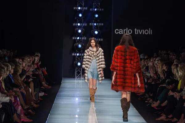 Carlo Tivoli defile — Stok fotoğraf