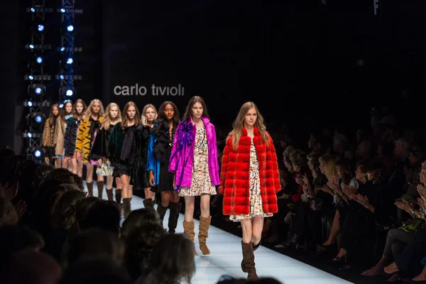 Pokaz mody Carlo Tivoli — Zdjęcie stockowe