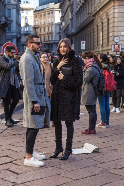 De mannen in de Milaan Fashion Week Fall-Winter — Stockfoto