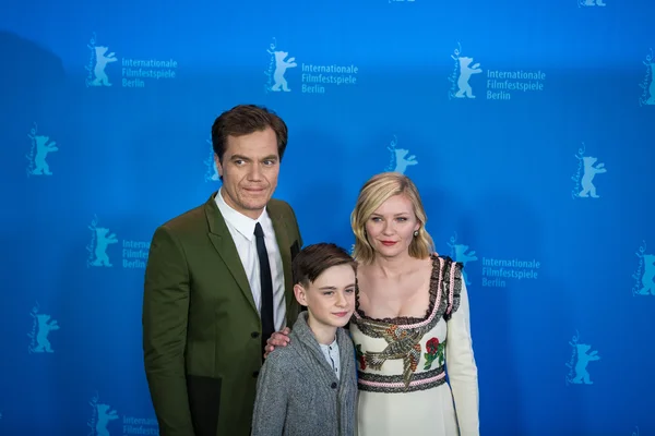 Actors Michael Shannon, Jaeden Lieberher and actress Kirsten Dunst — Stock Photo, Image