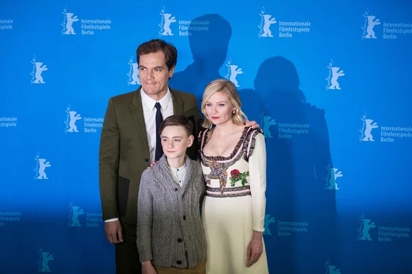 Atores Michael Shannon, Jaeden Lieberher e a atriz Kirsten Dunst — Fotografia de Stock