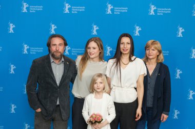 Bjarne Maedel, Julia Jentsch, Emilia Pieske, Anne Zohra Berrached ve Johanna Gastdorf