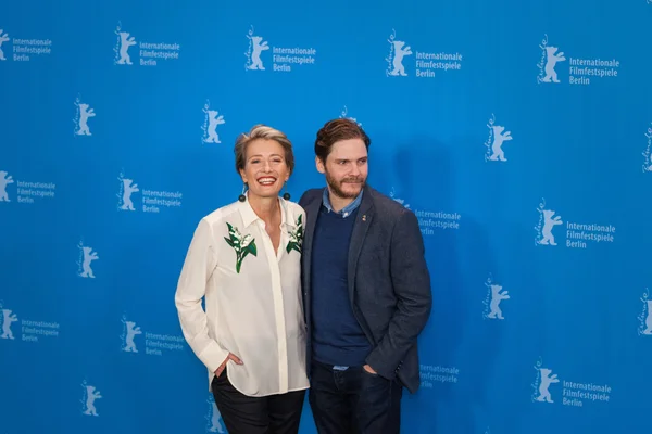 Actress Emma Thompson and actor Daniel Bruehl — Stock Photo, Image