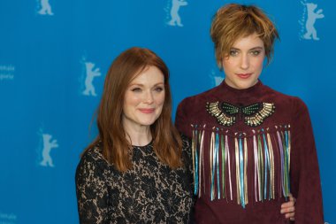 Julianne Moore and Greta Gerwig