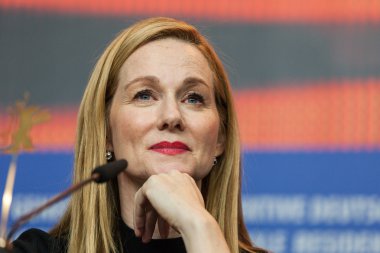 Oyuncu Laura Linney