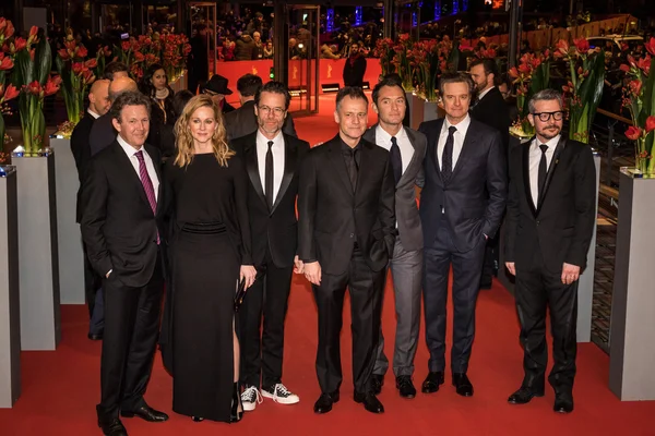 Actors Colin Firth, Laura Linney, Jude Law and director Michael Grandage, Guy Pearce, John Logan — 图库照片