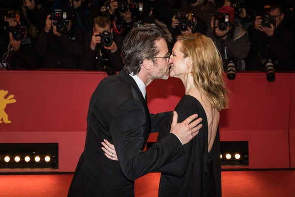 Actress Laura Linney and actor Guy Pearce — Stockfoto