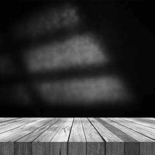 グランジの壁の背景に対する古い木製のテーブルの3Dレンダリング — ストック写真