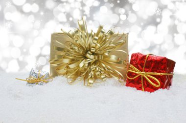 Karda sokuldu Noel hediyeleri