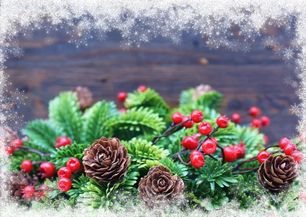 Sfondo natalizio con bordo decorativo fiocchi di neve — Foto Stock
