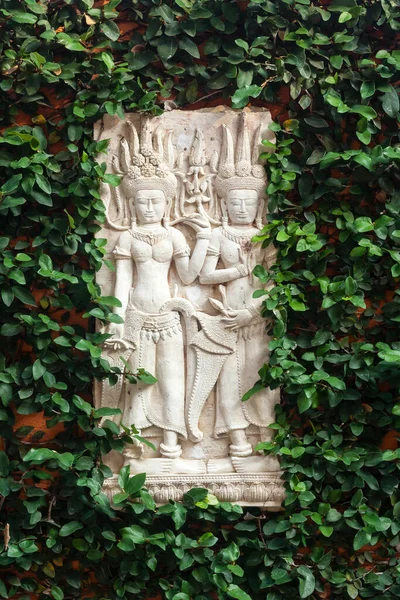Apsara Craft Statue Mimics Angkor Ancient Art Decorate Garden — Stock Photo, Image