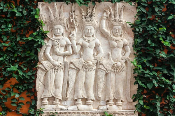 Apsara Řemeslná Socha Napodobuje Angkor Starobylé Umění Zdobit Zahradu — Stock fotografie