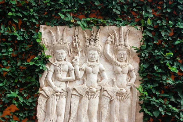 Apsara Craft Statue Mimics Angkor Ancient Art Decorate Garden — Stock Photo, Image