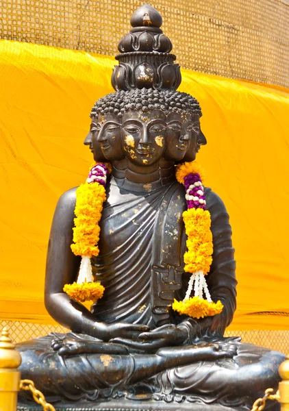 Buda metálica de cabeça múltipla staue — Fotografia de Stock