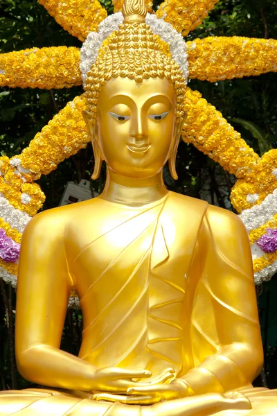 Statua di buddha dorata — Foto Stock