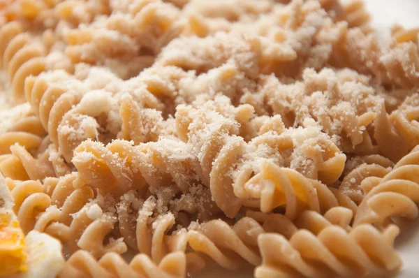 Makaroner av durumvete med parmesan — Stockfoto