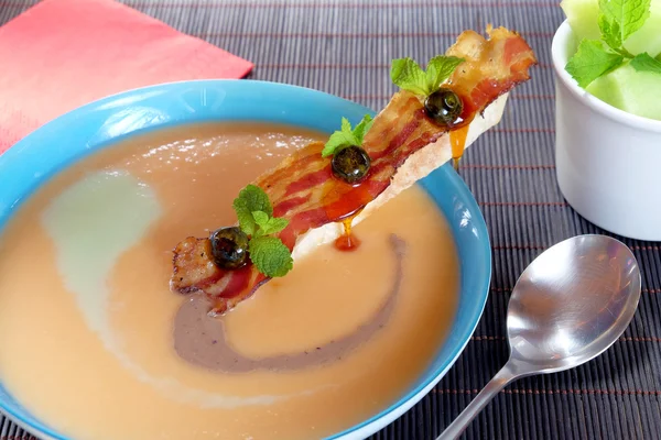 メロンのスープ - 寒さは、健康的な食事を提供しています — ストック写真