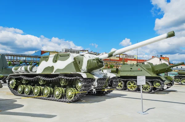 Sovjet-122mm artillerie installatie Isu-122 — Stockfoto