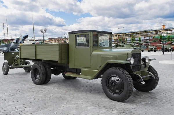 Sowjetischer LKW zis - 5 — Stockfoto