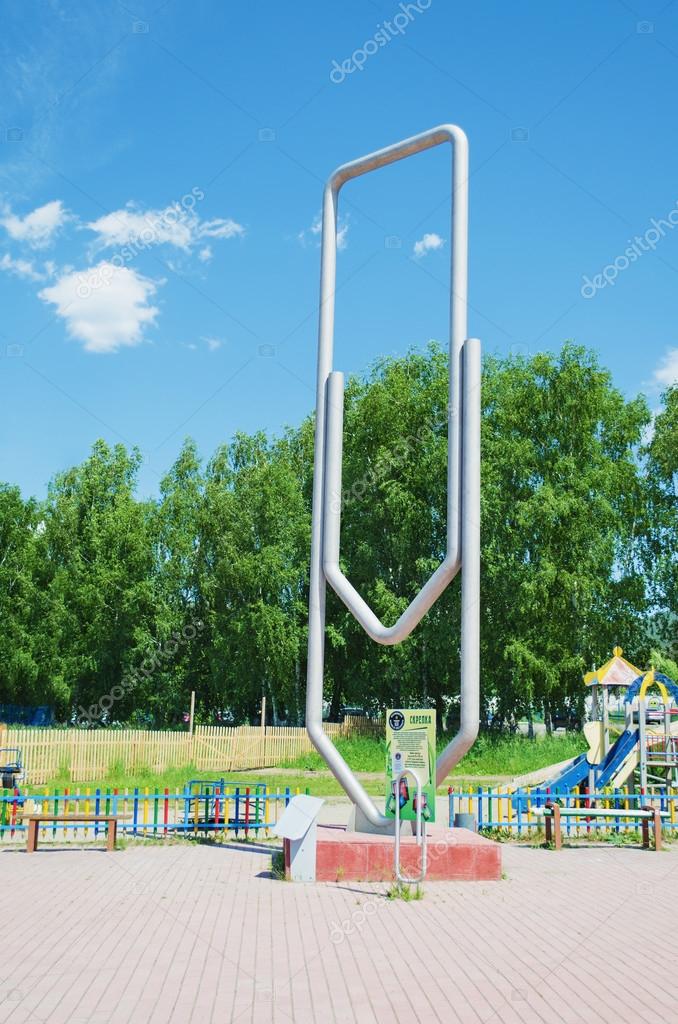 The world's largest paper clip Stock Photo by ©saz1977 94215320