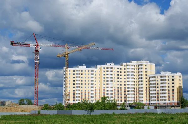 Construção de casas de apartamentos — Fotografia de Stock