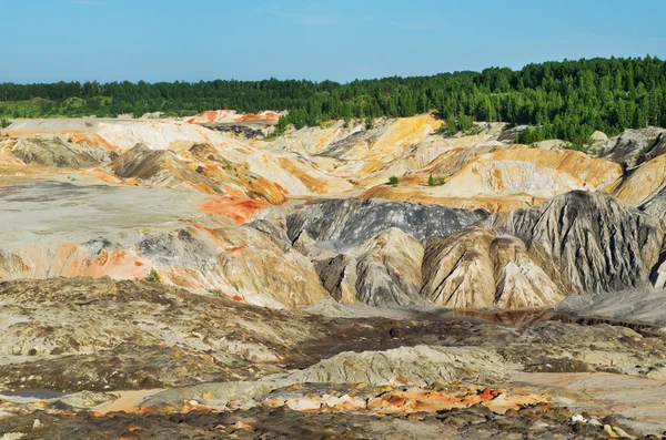 Depósitos abandonados de arcillas refractarias — Foto de Stock