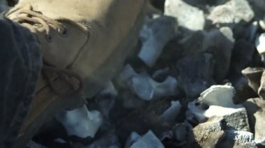 Bir önyükleme ile yanmış kemikleri hareket