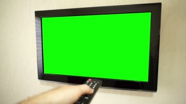 Düz ekran TV kanalları uzaktan değiştirme