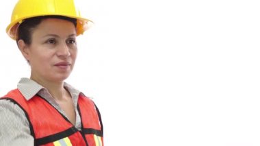 Mutlu kadın işçi geçen çekiç